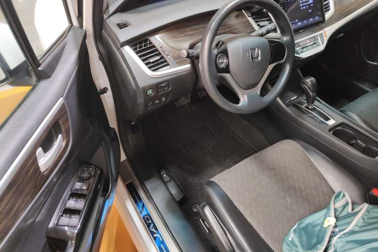 Used Honda Jade 2017 1.8L automatic Comfort version 5 seats
