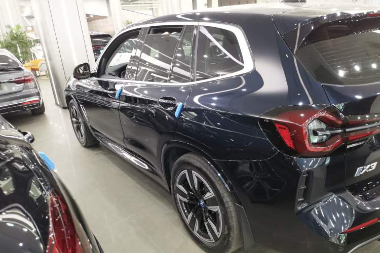 Used BMW iX3 2024 Leading Model