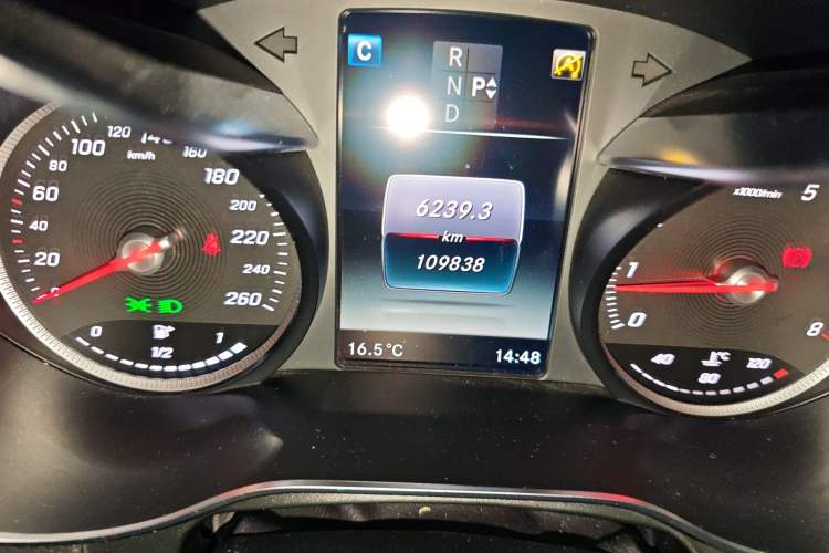 Used Mercedes-Benz GLC 2019 GLC 260 L 4MATIC Luxury Model Odometer Close Up