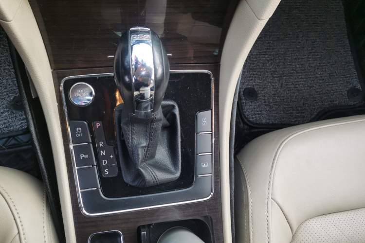 Used Volkswagen Passat 2014 2.0 TSI DSG Prestige Edition