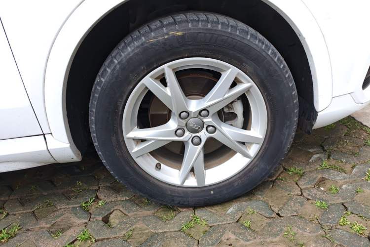 Used Audi Q3 2018 30th Anniversary Edition 30 TFSI Fashion Model Right Front Wheel Hub