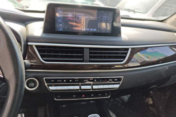 Used Dongfeng Fengon 580 2017 1.5T CVT Smart Style Model
