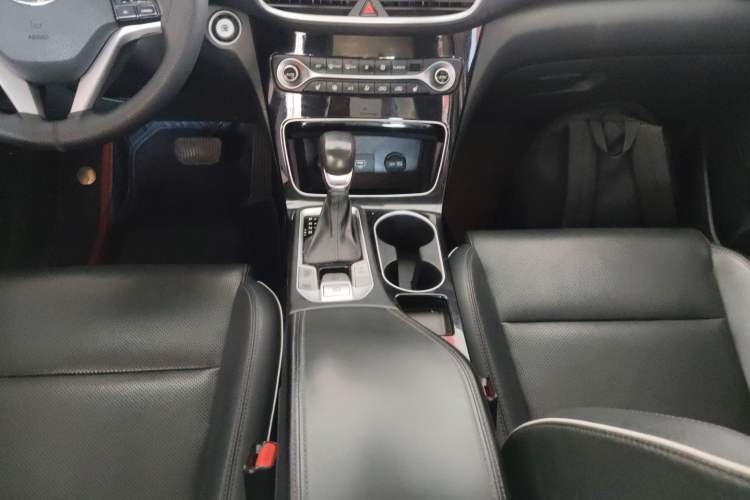 Used Hyundai Tucson 2019 280TGDi Dual-Clutch Two-Wheel Drive Smart Connect Version China VI