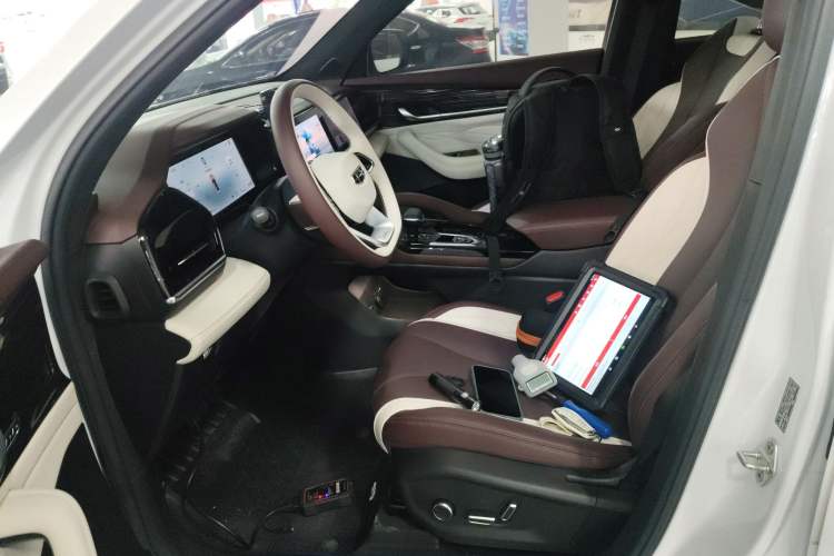 Used Geely Auto Monjaro L 2024 2.0TD High-Power Automatic Two-Wheel Drive Yunqi Version