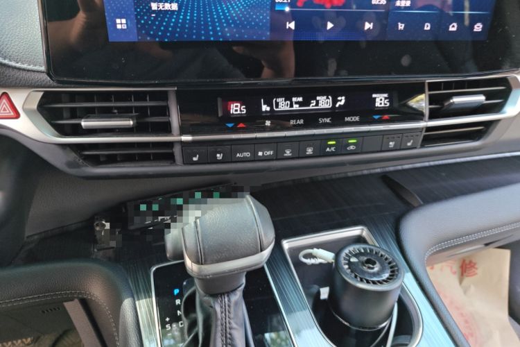 Used Toyota Sienna 2023 2.5L Hybrid Deluxe Edition