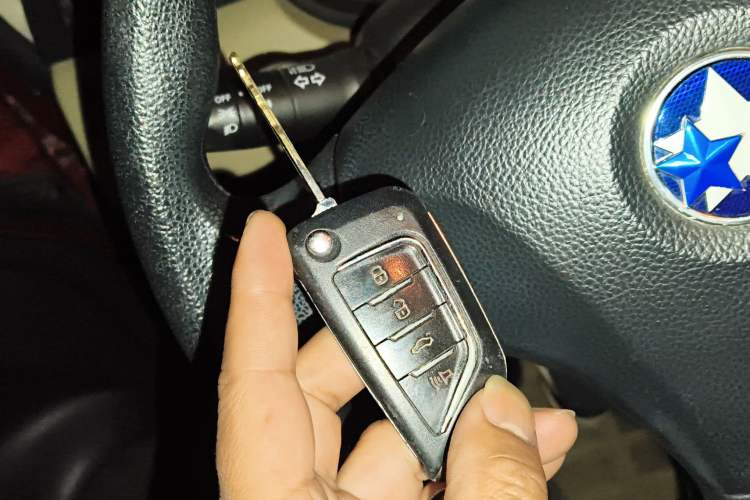 Used Venucia R50 2013 1.6L Manual Fashion Edition