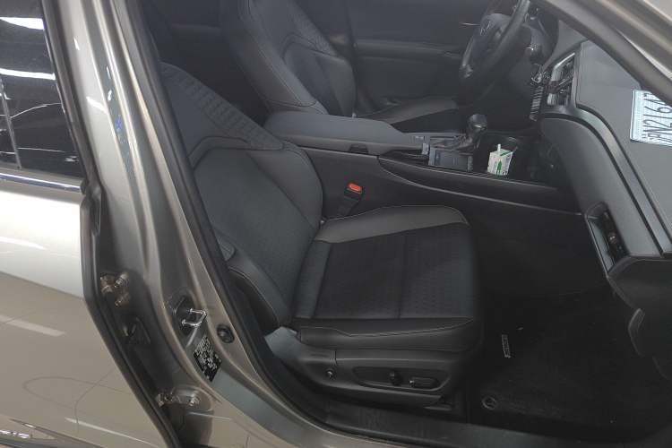 Used Lexus UX 2020 260h Explore-Cool Edition
