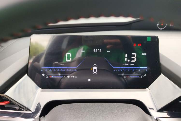 Used CHANGAN OSHAN Z6 2023 Blue Whale 1.5T DCT Smart Luxury Model
