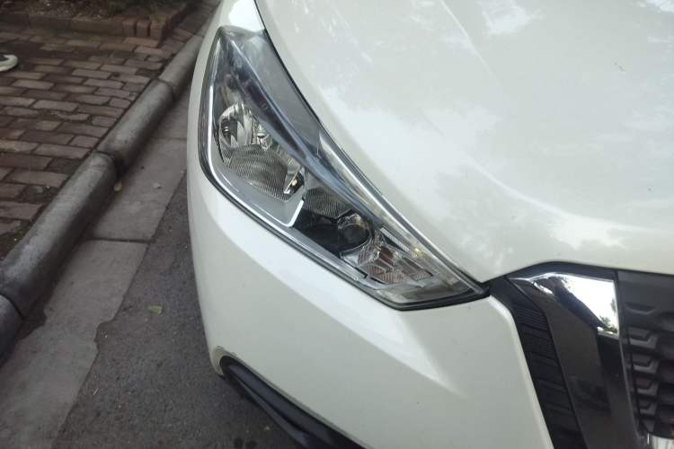 Used Nissan Kicks 2019 1.5L CVT Smart Connect Luxury Edition
