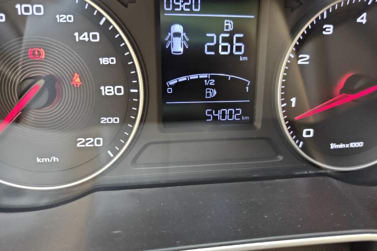 Used MG ZS 2018 1.5L Manual Luxury Version China V Standard Odometer Close Up