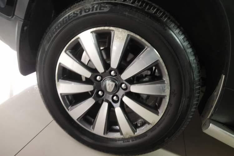 Used Roewe RX8 2019 30T Smart Connectivity Two-Wheel Drive Supreme Flagship Edition
