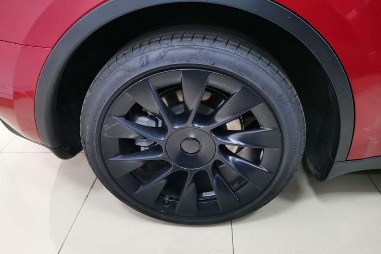Used Tesla Model Y 2021 Long-Range All-Wheel-Drive Version

