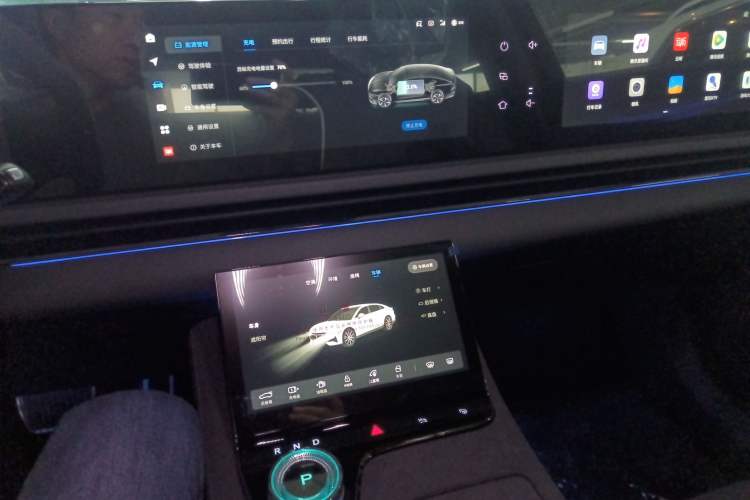 Used VOYAH PASSION 2024 PHEV Four-Wheel Drive Ultra-Long Range Executive Edition