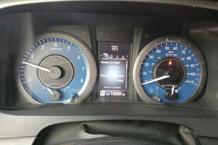 Used Toyota SIENNA  Instrument Cluster