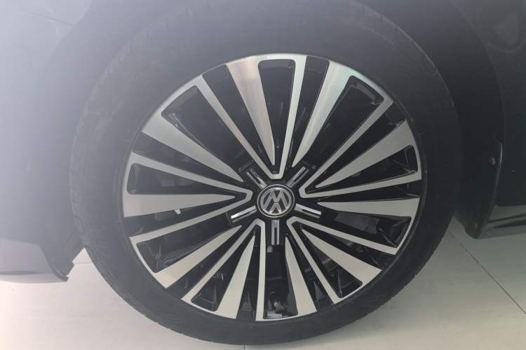 Used Volkswagen Passat 2020 Revised Version 330TSI Luxury Edition China VI Standard
