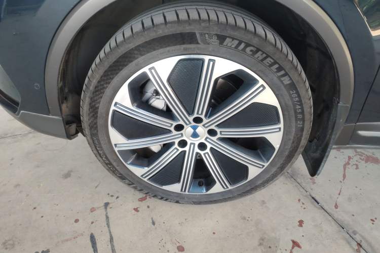 Used Denza N8 2023 Four-Wheel Drive Ultra-Hybrid Flagship Six-Seater Version