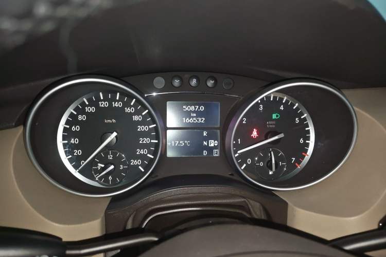 Used Mercedes-Benz R-Class 2010 R 350 L 4MATIC Instrument Cluster