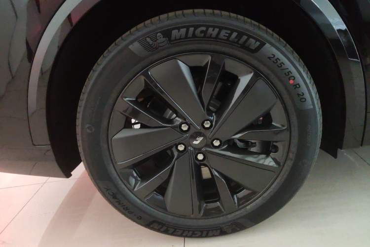 Used Li Auto L8 2025 Pro Smart Refresh Edition