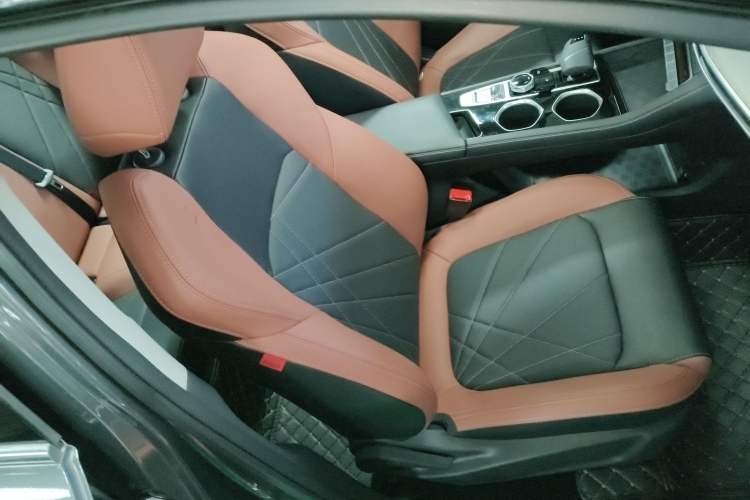 Used Changan Eado 2024 PLUS Blue Whale NE 1.4T GDI DCT High-Energy Edition
