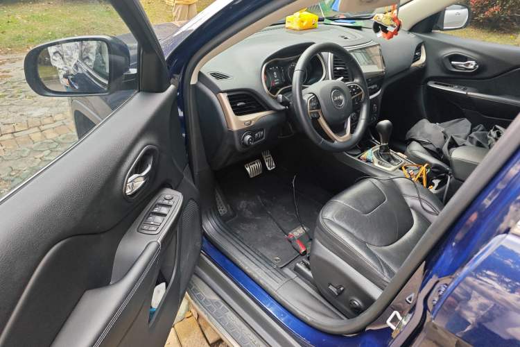 Used Jeep Cherokee 2017 2.4L Leading Smart Edition