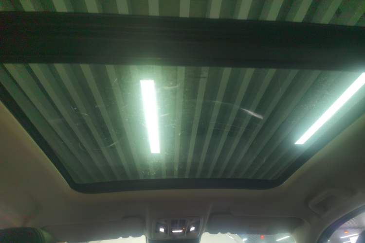 Used Haval H6 2017 Red Label 2.0T Automatic Two-Wheel Drive ZhiShang Model Headliner