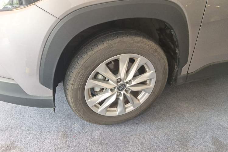 Used Toyota Corolla Cross 2024 2.0L Pioneer Edition Left Front Wheel Hub