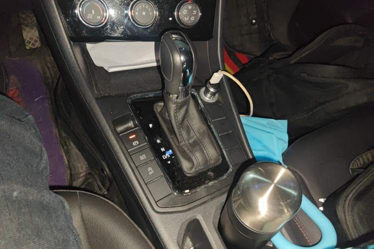 Used Volkswagen Bora 2021 1.5L Automatic Comfort Smart Connect Edition Gear Lever