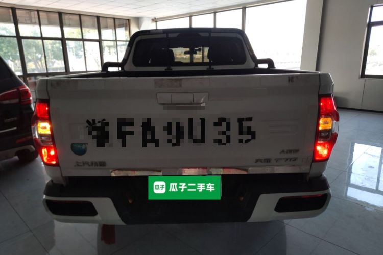 Used SAIC MAXUS T70 2019 2.0T Diesel Manual Two-Wheel Drive Comfort Version with Long Body and High Ground Clearance
