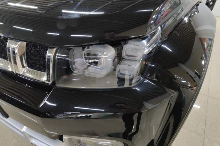 Used BAIC Off-Road BJ40 2020 2.0T Automatic Four-Wheel Drive Urban Hunter Edition Chivalrous Type Left Front Headlight