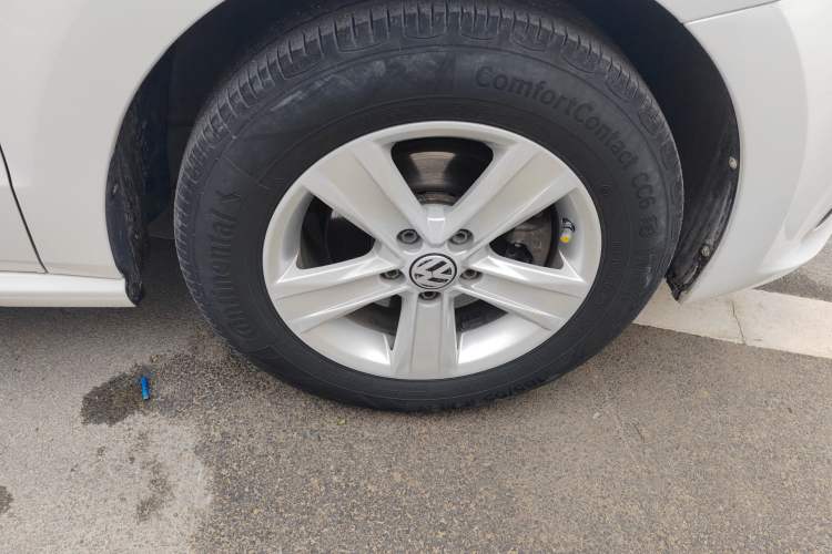 Used Volkswagen Polo 2014 1.4L Manual Fashion Edition
