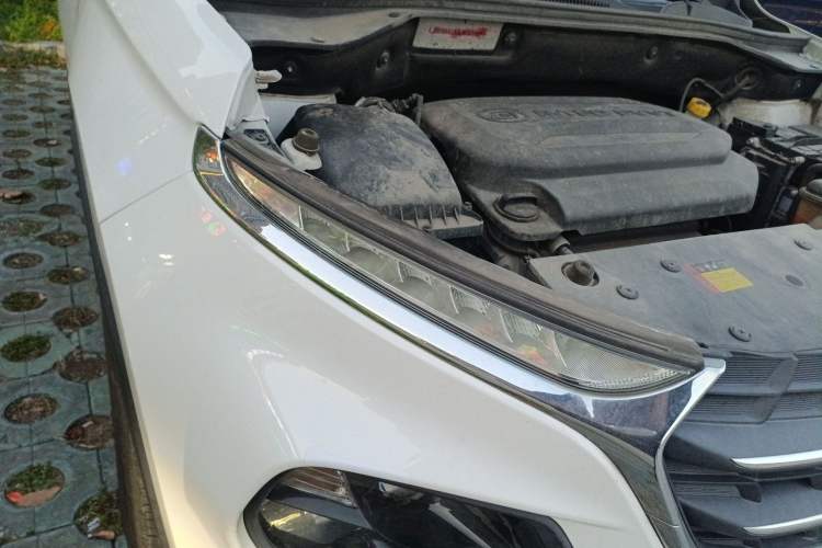 Used Baojun 510 2017 1.5L Automatic Fashion Model Right Front Headlight