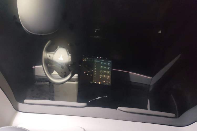 Used Tesla Model Y 2023 Rear-Wheel-Drive Version Headliner