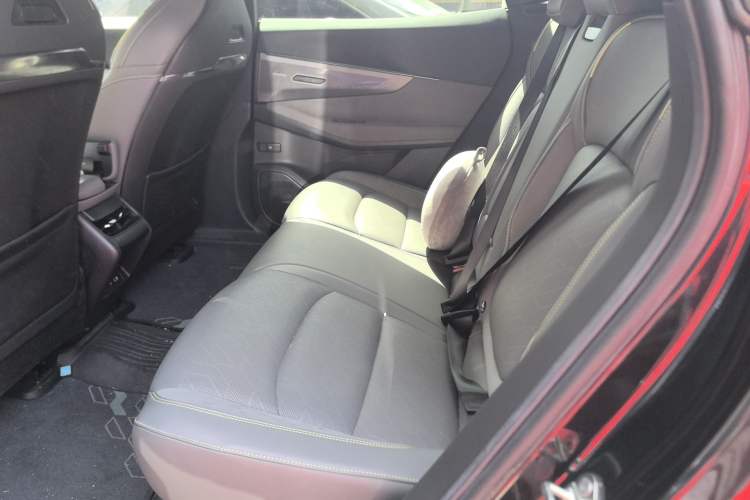 Used Lynk & Co 08 EM-P 2023 120km Long-Range Halo
