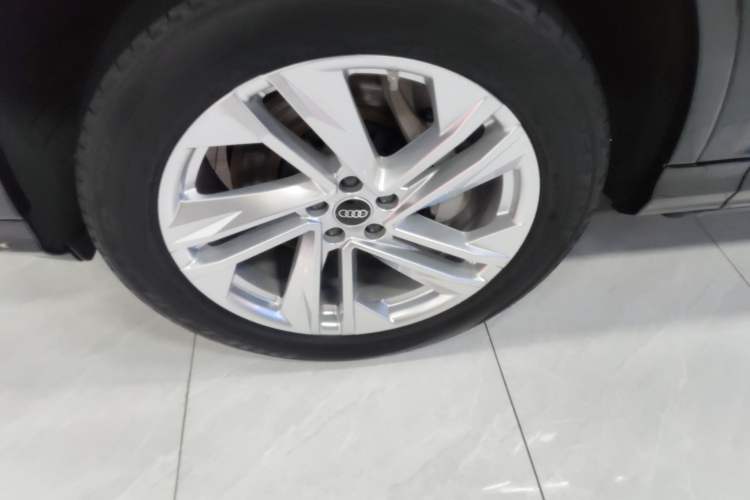 Used Audi Q7 2021 45 TFSI quattro S line Sport model