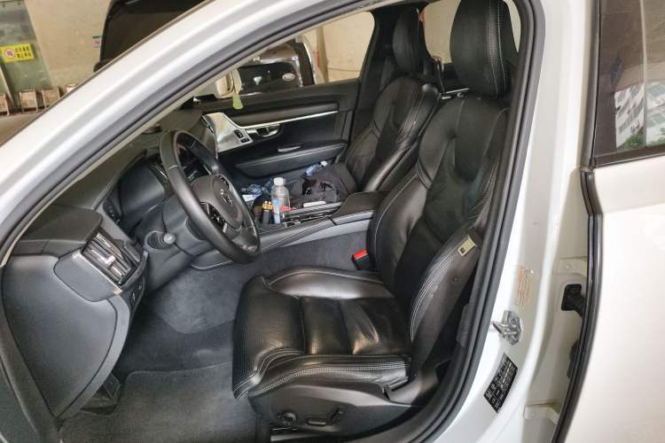 Used Volvo V90 2017 Cross Country T5 AWD Prestige Edition Left Front Seat