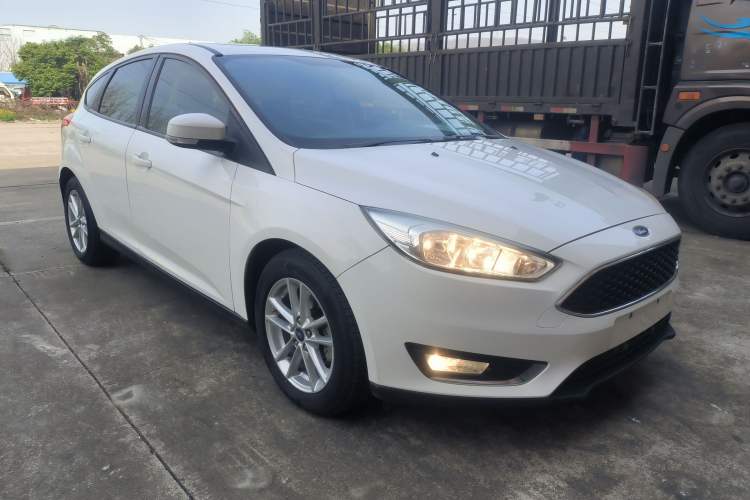 Used Ford Focus 2017 Hatchback 1.6L Automatic Fashion Edition Smart Drive Version
