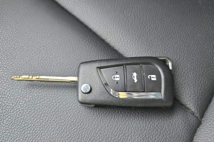 Used Toyota YARiS L Zhi Xuan 2020 X-Trail X 1.5L CVT Leading Edition Vehicle Key