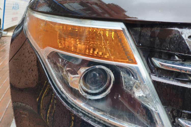 Used Ford Explorer 2013 3.5L Deluxe Model Right Front Headlight
