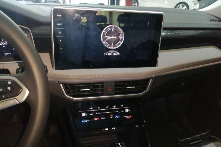 Used Volkswagen Tayron 2024 300TSI Two-Wheel-Drive Luxury Plus Advanced Version Audio And AC Panel