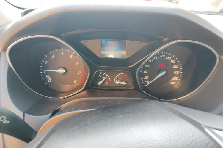 Used Ford Focus 2012 Sedan 1.6L Automatic Fashion Edition
