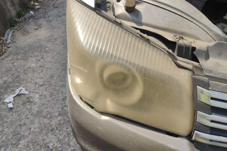 Used FORTHING Lingzhi 2011 Q3 2.0L Short-Wheelbase Standard Edition Right Front Headlight