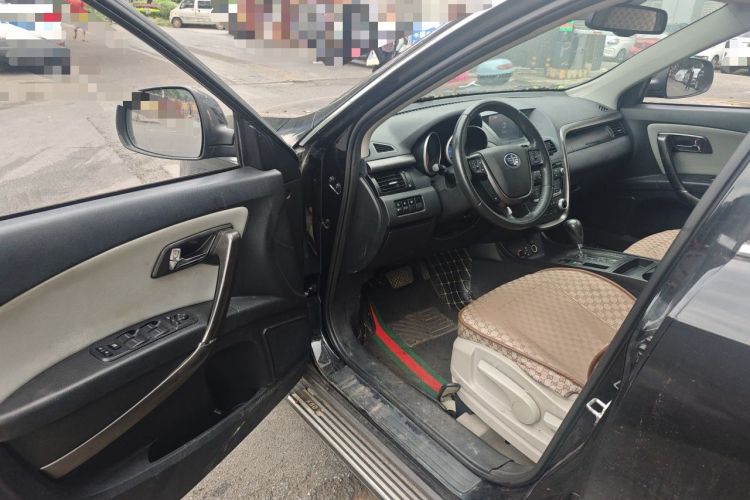 Used Bestune X80 2016 2.0L automatic Comfort trim level