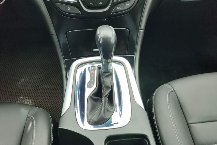 Used Buick Regal 2014 1.6T Fashionable Tech Edition