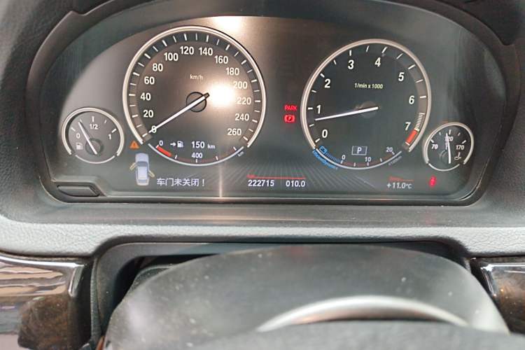 Used BMW 5 Series GT 2013 535i Leading Model Odometer Close Up