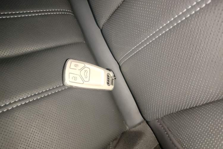 Used Audi A4L 2022 40 TFSI Fashion Dynamic Model Vehicle Key