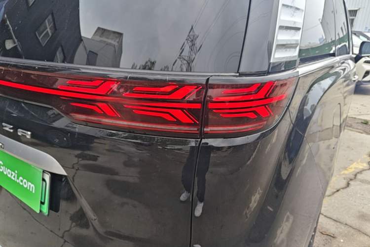 Used Denza D9 2024 DM-i 970 Luxury Model