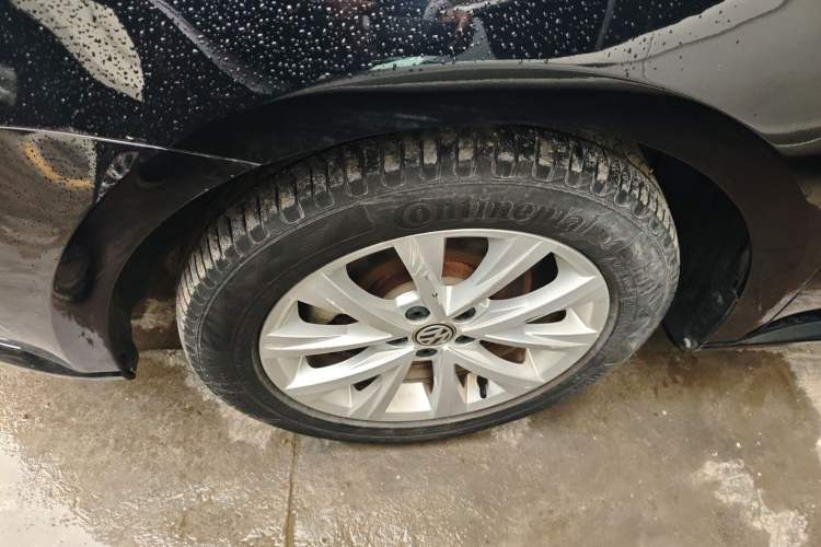 Used Volkswagen Lavida 2017 1.6L Automatic Comfort Edition
