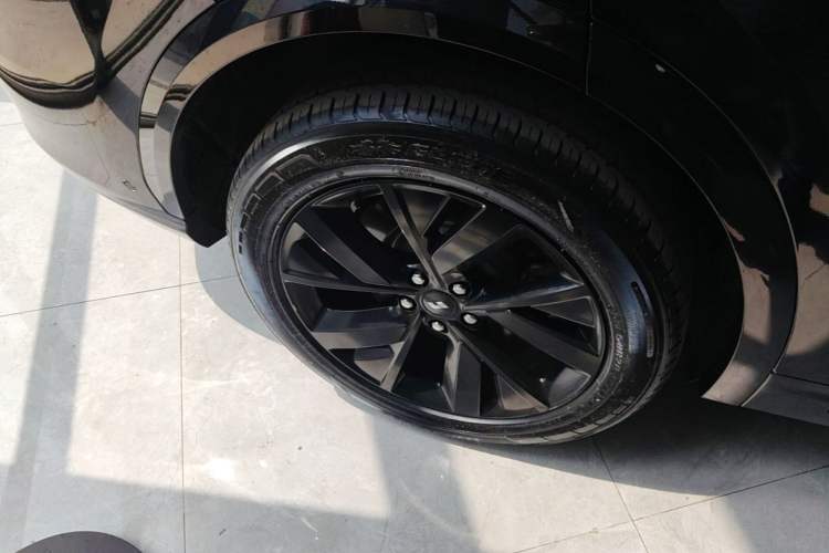 Used Li Auto L7 2023 Air model Right Rear Wheel Hub