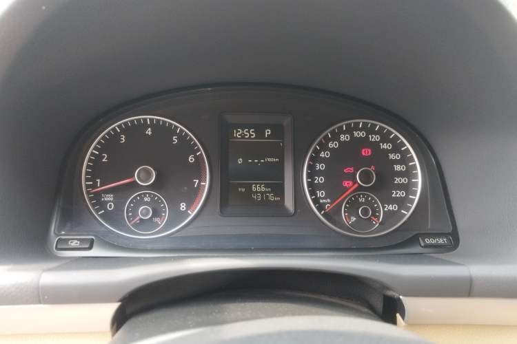 Used Volkswagen Touran 2011 1.4T DSG Zhiya Edition 5 Seats Instrument Cluster