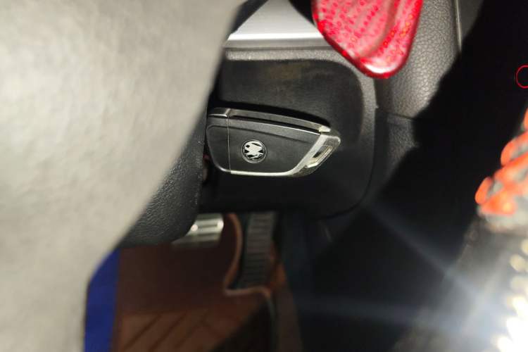Used Volkswagen Golf 2011 2.0 TSI R
